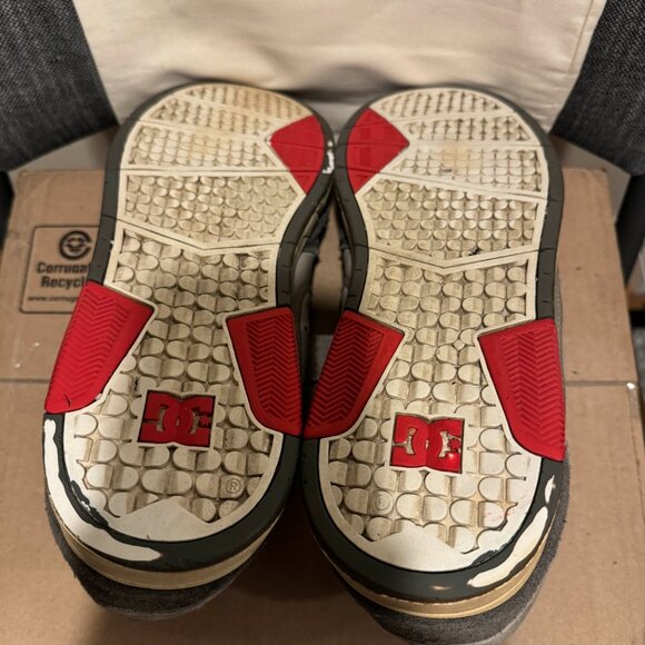 Old Trashed DC Shoes Red/Battleship Grey - Picture 10 of 11